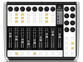 Behringer X-Touch Compact mit weißem (Blanko-)Overlay